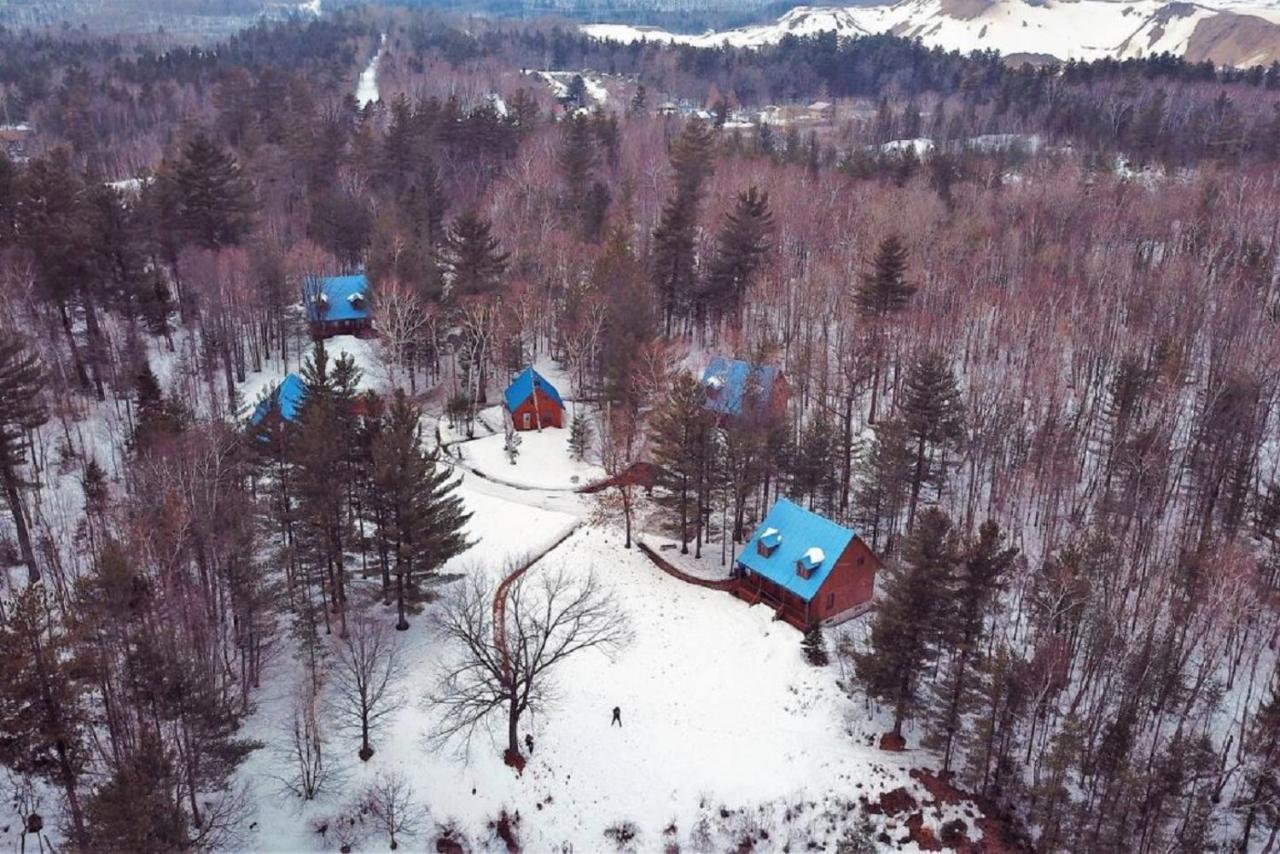 Les Chalets Sur Le Cap Saint Joachim Exterior photo