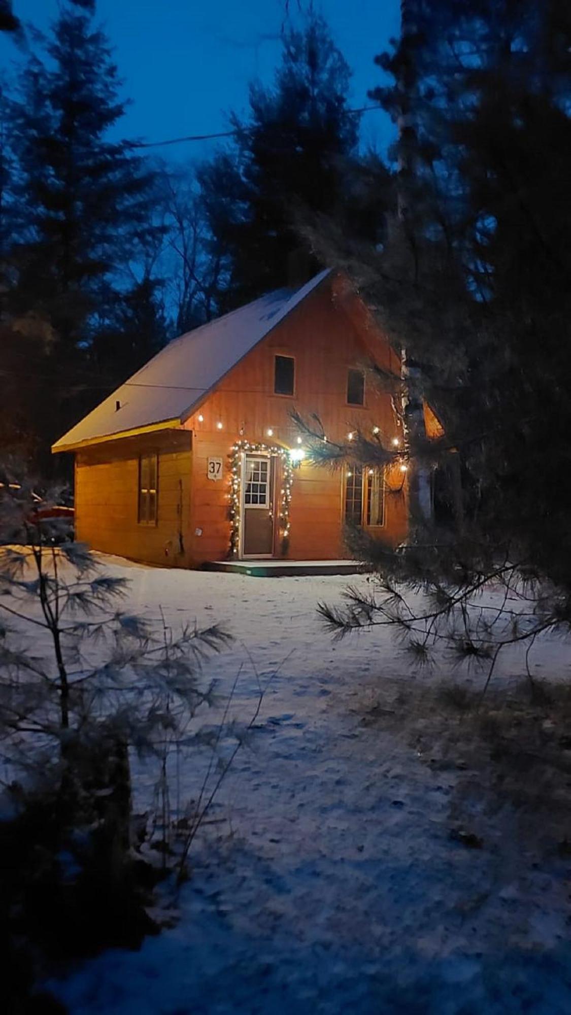 Les Chalets Sur Le Cap Saint Joachim Exterior photo